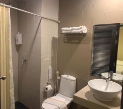 Двухместный номер Standard двуспальная кровать в Lub Sbuy Hostel