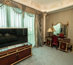 Президентский Люкс в Artis plaza hotel