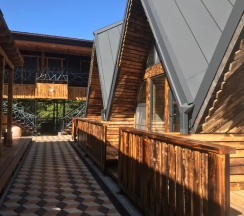 Семейный шестиместный номер в Marine River Club