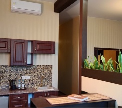 Апартаменты с ванной и балконом в My Favourite Garden Hotel