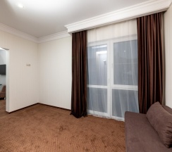 Двухкомнатный с балконом в Adriatic