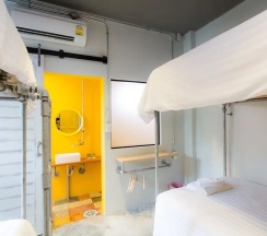 Одноместный номер Standard двуспальная кровать в bloo Hostel