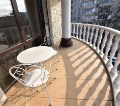 Студия с балконом в Виа Сакра