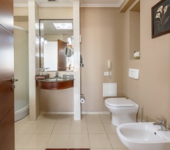 Двухместный люкс с балконом двуспальная кровать в Regardal Hotel