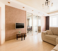 Номер Executive в Квартира 2-к в самом центре в новом доме на Ленина 7Б от RentAp, 5 сп.мест