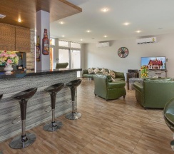 Вилла с 6 комнатами с балконом в Tropicana Pool Villa