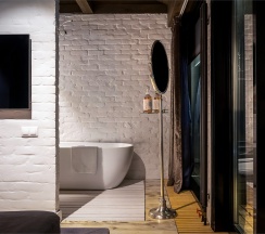Room for romantic. Мансарда с террасой и камином размещение 1-2 человека. в Nikolaevbuilding