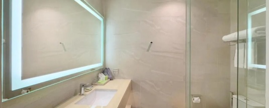 Семейный люкс Premium в Wyndham Garden Naithon Phuket