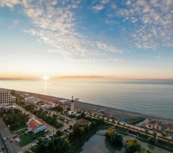 Двухместные апартаменты Deluxe с балконом и с видом на море (двуспальная кровать) в Апартаменты Grand City Batumi