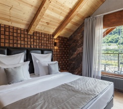 Делюкс с балконом и видом на горы в Stellar collection chalet, Krasnaya Polyana