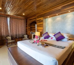 Двухместное бунгало Deluxe с видом на море двуспальная кровать в Good Days Lanta Beach Resort