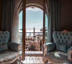 Люкс семейный Deluxe в Отель Seven Hills Palace