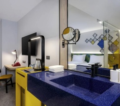 Люкс Family 2 Connecting Room в ibis Styles Bangkok Silom
