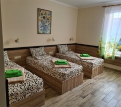 Номер на троих (3 односп кров. + 2 доп.места) в Подсолнух