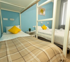 Семейный номер с общей ванной комнатой в Лимонад