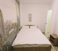 Небольшой номер с двухспальной кроватью без окна в White House