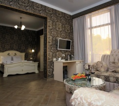 Двухместный люкс с балконом и с красивым видом из окна двуспальная кровать в Blacksea