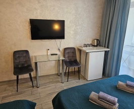 Трехместный номер с балконом в Delta nova