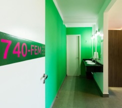 Кровать в общем номере (женский номер) с балконом в Concept Design Hostel & Suite