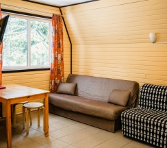 Коттедж эконом без сауны с двуспальной кроватью в спальне (2+3) в Красное озеро