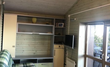 Семейный коттедж с красивым видом из окна в Домик на берегу Псковского озера