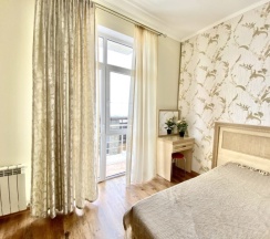 Апартаменты LUX  4 местные  с видом на горы ( 2х спальная кровать или 2 односпальные) в Red Rose