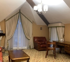 Номер полулюкс с 1 двуспальной кроватью в Барский флигель