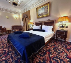 Улучшенный номер с видом на город в Taleon Imperial Hotel