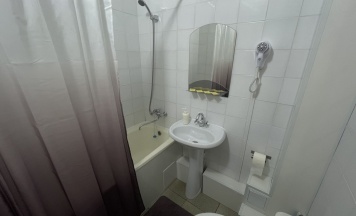 Двухместный стандартный номер с  двумя односпальными кроватями (1) в Сплав