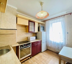 Апартаменты с балконом и с видом на город в Apartments on str. International, bld. 36