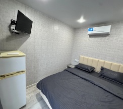 Двухместный номер 3 этаж Эконом с балконом двуспальная кровать в Ninel