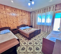 Дом с террасой в У Миланы