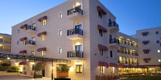 Мати: Отель Zeus Essence Ramada by Wyndham Athens