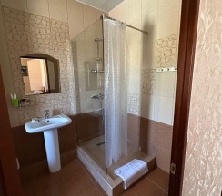 Стандартный трехместный номер в Николаевский