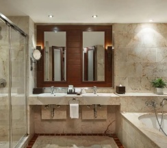 Люкс с 2 комнатами в The Davis Bangkok Hotel