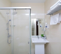 Номер стандарт улучшенный с 1 двуспальной кроватью в Колибри