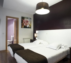 Двухместный номер Standard 2 отдельные кровати в THC Gran Via Hostel