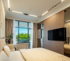 Двухкомнатный LUX с видом на море в Real Apartments Sochi