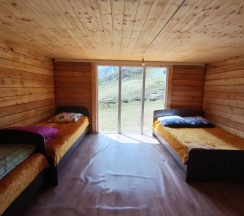 Стандартный четырехместный номер в Сулук