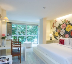 Двухместный семейный номер Deluxe с видом на горы в Sino House Phuket Hotel