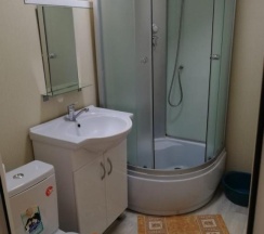 Номер эконом с 1 односпальной и 1 двуспальной кроватью в Villa na peske