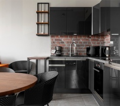 Апартамент с детской для 6-ти гостей с видом на город в Sv Loft Apart