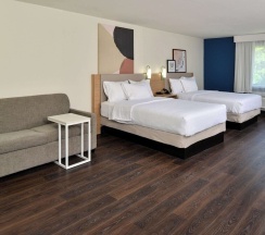 Четырёхместный номер Standard в Spark by Hilton Dallas Market Center