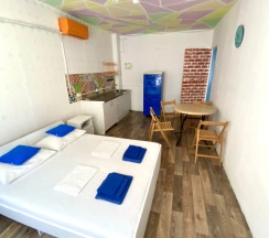 Апартаменты с 2 комнатами с красивым видом из окна в Арт-отельчик