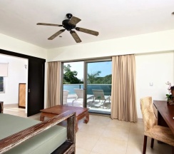 Двухместная Select Club Penthouse (двуспальная кровать) в Sandos Caracol Select Club - только для взрослых, все включено