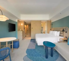 Номер Premium Deluxe с видом на бассейн в Centara Karon Resort Phuket