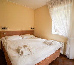 Коттедж Ла-Ронж 4* в Бухта Коприно