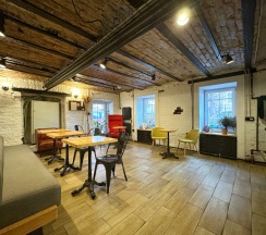 Семейный номер с мини-кухней и собственной ванной комнатой “Джоан” в Bookcase Hotel&Hostel