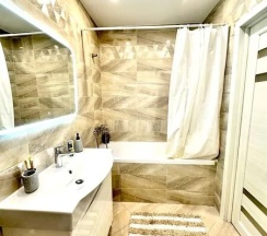 Двухместные апартаменты c 1 комнатой (двуспальная кровать) в Fresh Room на улице Маршала Устинова 3