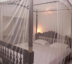 Двухместный номер с видом на море двуспальная кровать в Jaga Bay Resort